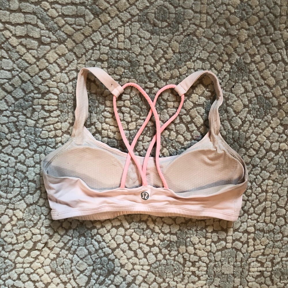 Lululemon free to be sports bra